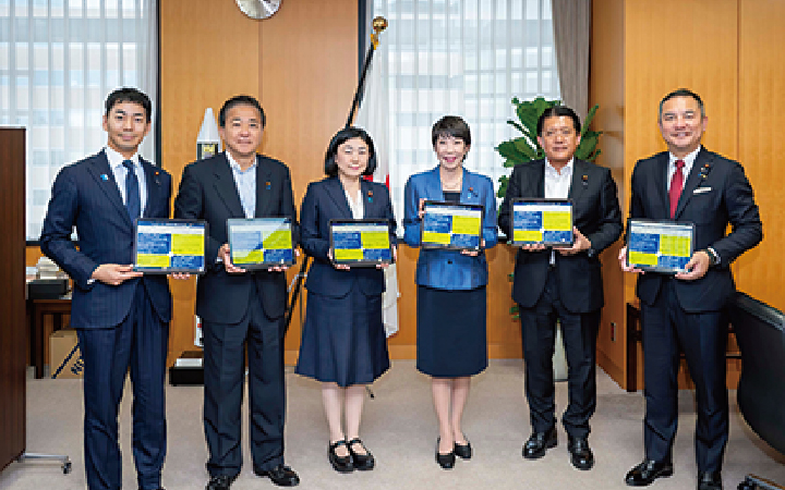 政治家達との集合写真